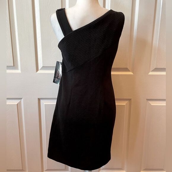 BLACK COCKTAIL DRESS SLEEVELESS WITH BEADED NECKLINE SIZE 10P NWT - Picture 8 of 9